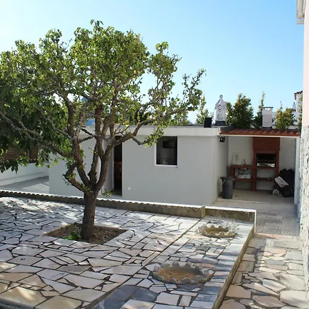 Seriz House - Family With Pool, Bbq & Garden Near The Holiday home *